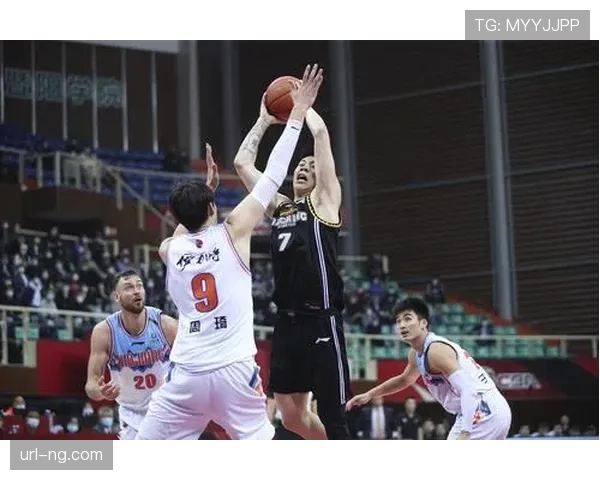 特写时刻:维克托·文班亚马送出生涯第200次封盖,改变对手整个进攻回合的投篮选择 特写时刻:维克托·文班亚马送出生涯第200次封盖,改变对手整个进攻回合的投篮选择