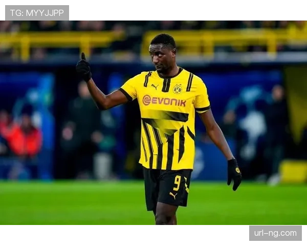 塞鲁·吉拉西替补出场破门得分，多特蒙德前锋展现关键作用